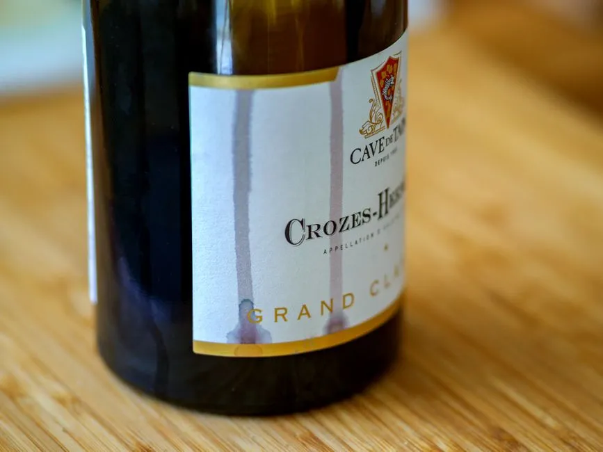 How to Read a Wine Label Without Guessing